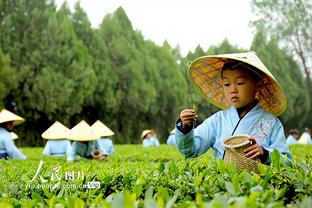 发挥不错！雷吉首发出战33分钟 贡献20分8助&末节12分难救主